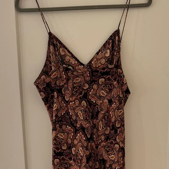 Elegant Paisley Print Maxi Dress - Picture 2 of 5